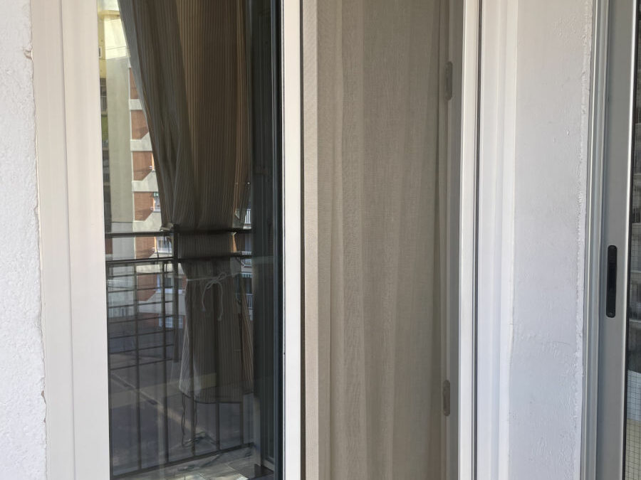 MOSQUITERAS PARA VENTANAS CORREDERAS DE BALCÓN